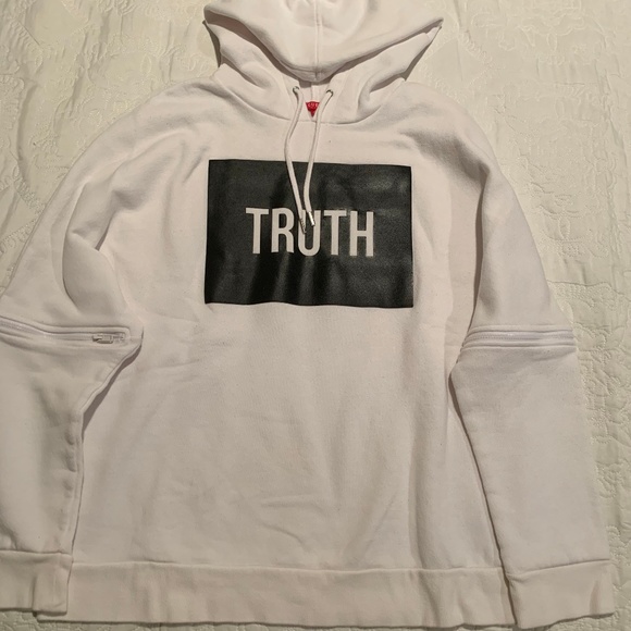 Guess Women's Sweater/Hoodie Used - Picture 1 of 4